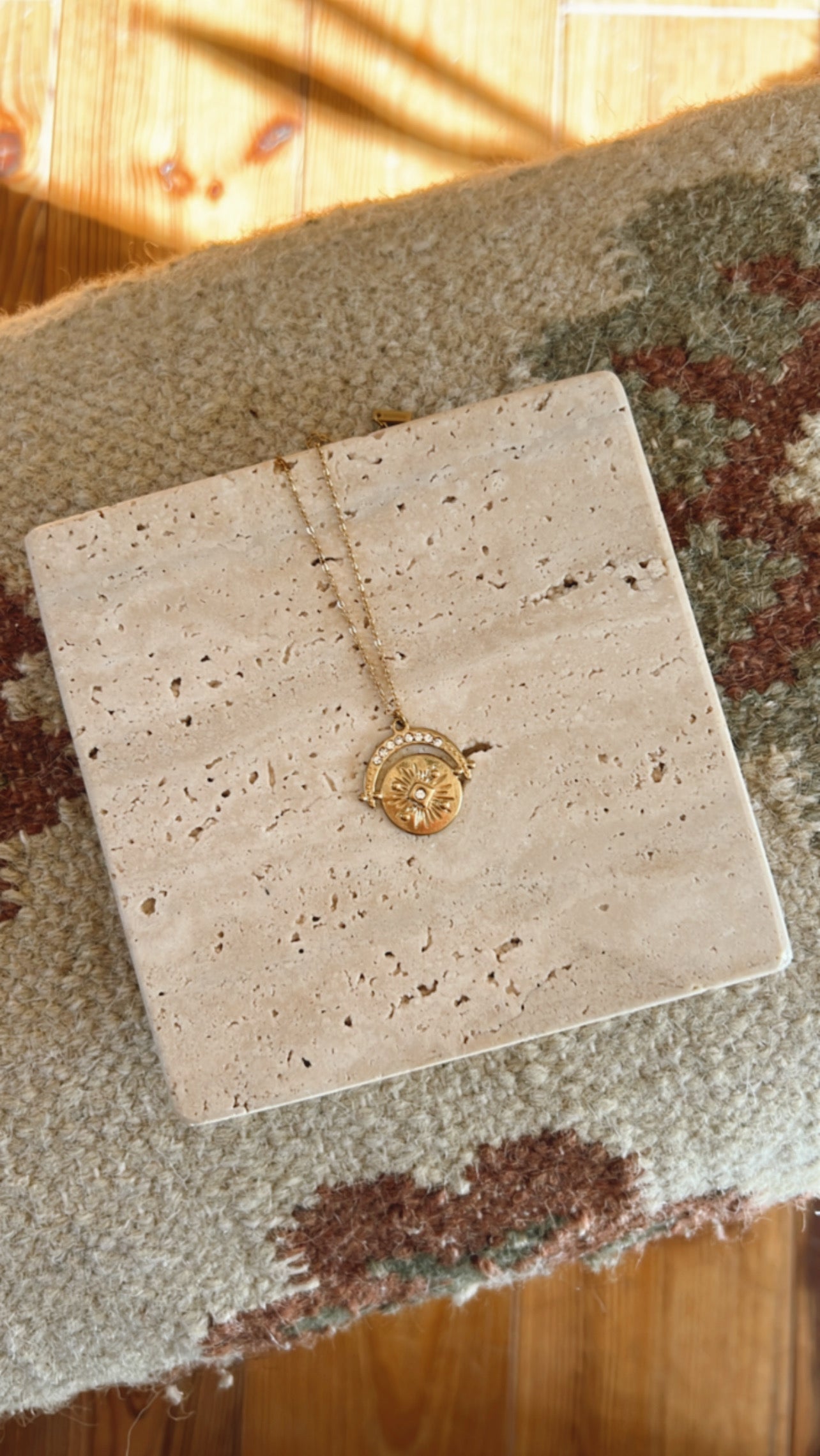 COLLIER SATURNE